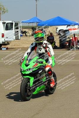 media/Sep-20-2025-TrackDaz (Sat) [[27f0cde673]]/Around the Pits/